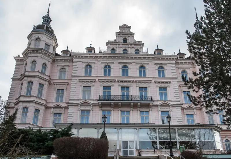 The Bristol Palace spa complex, Karlovy Vary (photo: Zorka Sojka / Wikimedia Commons, CC BY-SA 4.0)