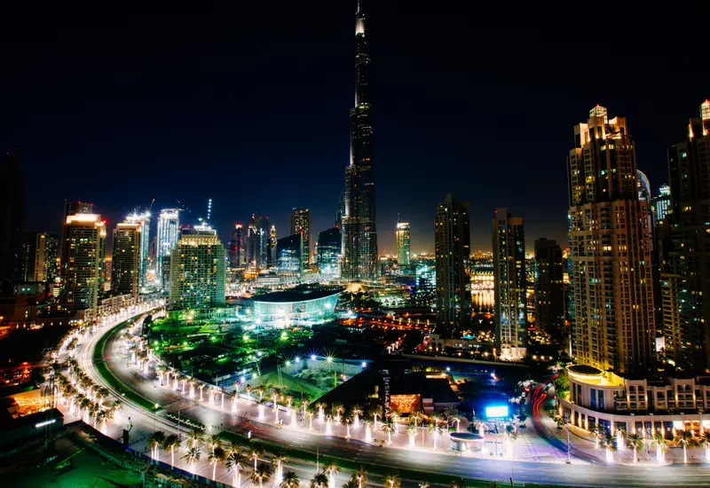 Burj Khalifa and Downtown Dubai at night (photo: Robert Bock / Unsplash, Wikimedia Commons, CC0)
