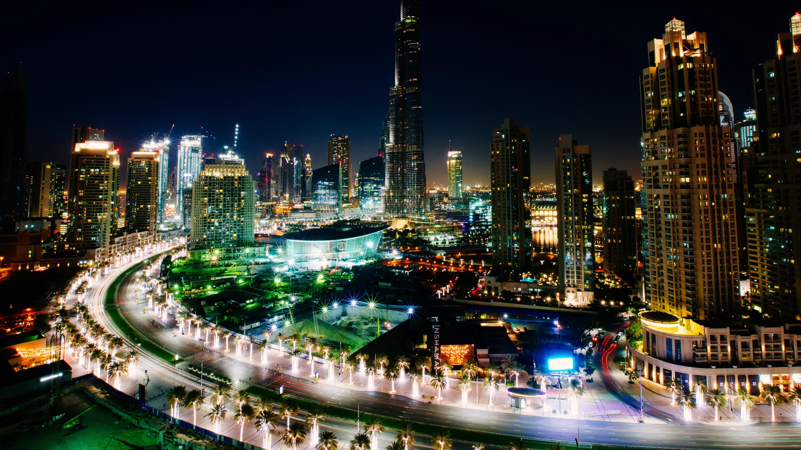 Burj Khalifa and Downtown Dubai at night (photo: Robert Bock / Unsplash, Wikimedia Commons, CC0)
