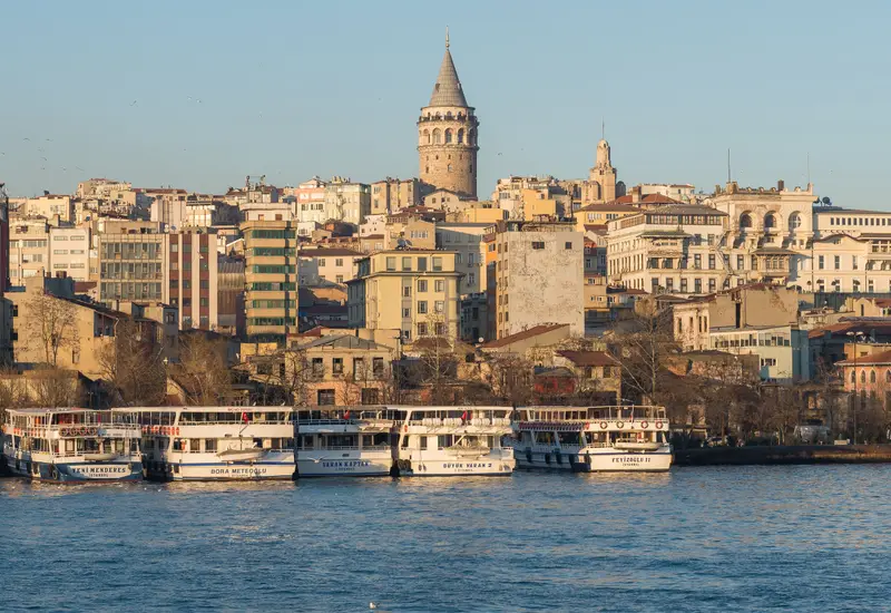 Galata Tower above the Karaköy waterfront, Istanbul (photo: Arild Vågen / Wikimedia Commons, CC BY-SA 3.0)